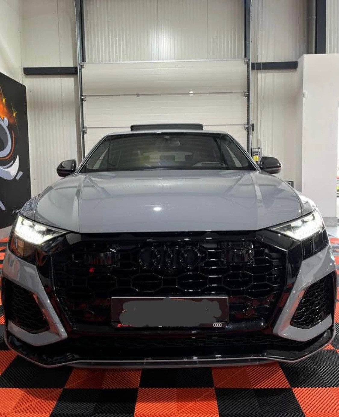 Audi RSQ8