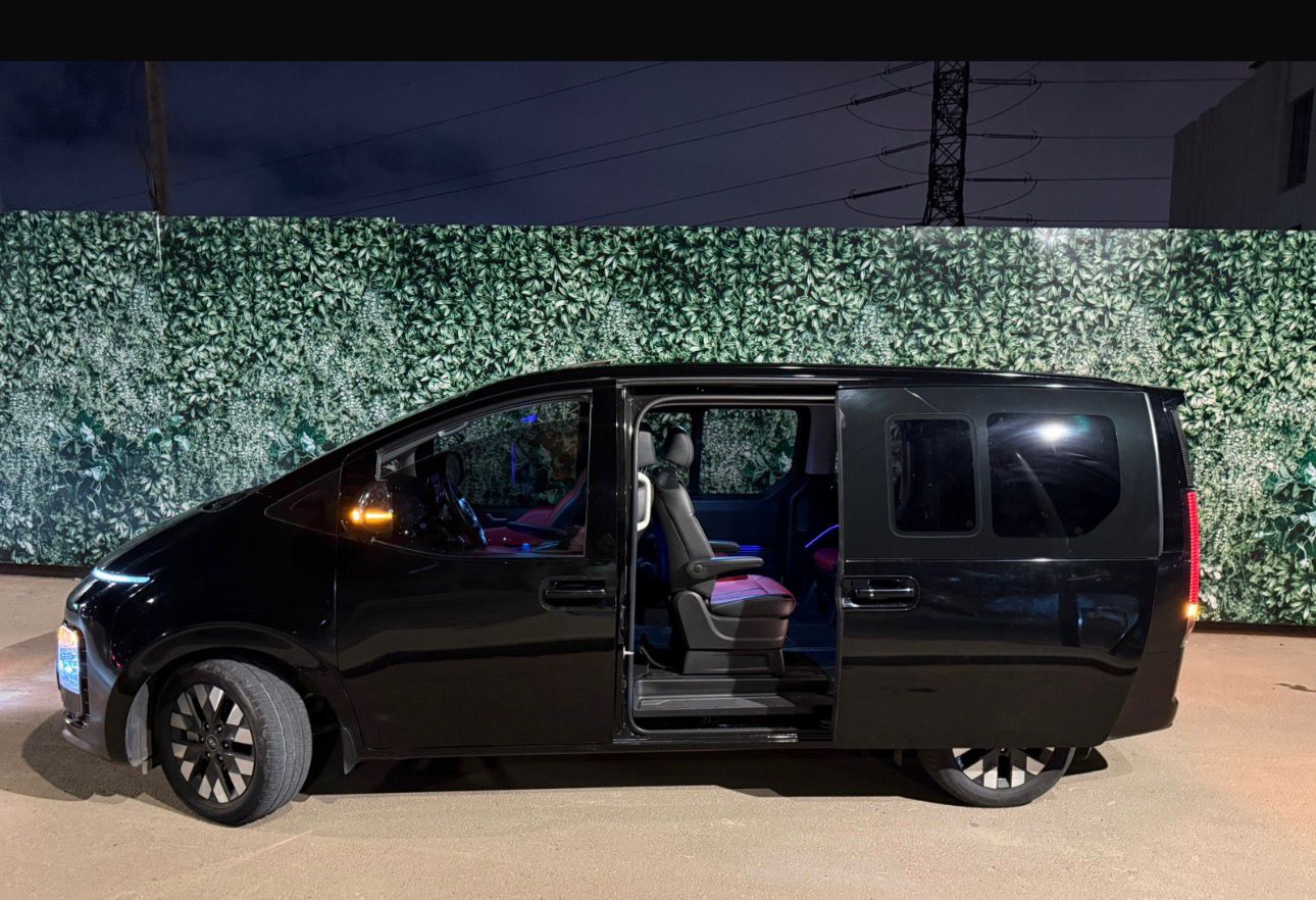 Hyundai Staria